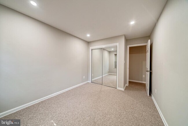 Building Photo - 8318 Kingsgate Rd