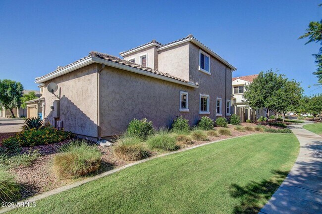 Building Photo - 2152 W Monte Cristo Ave