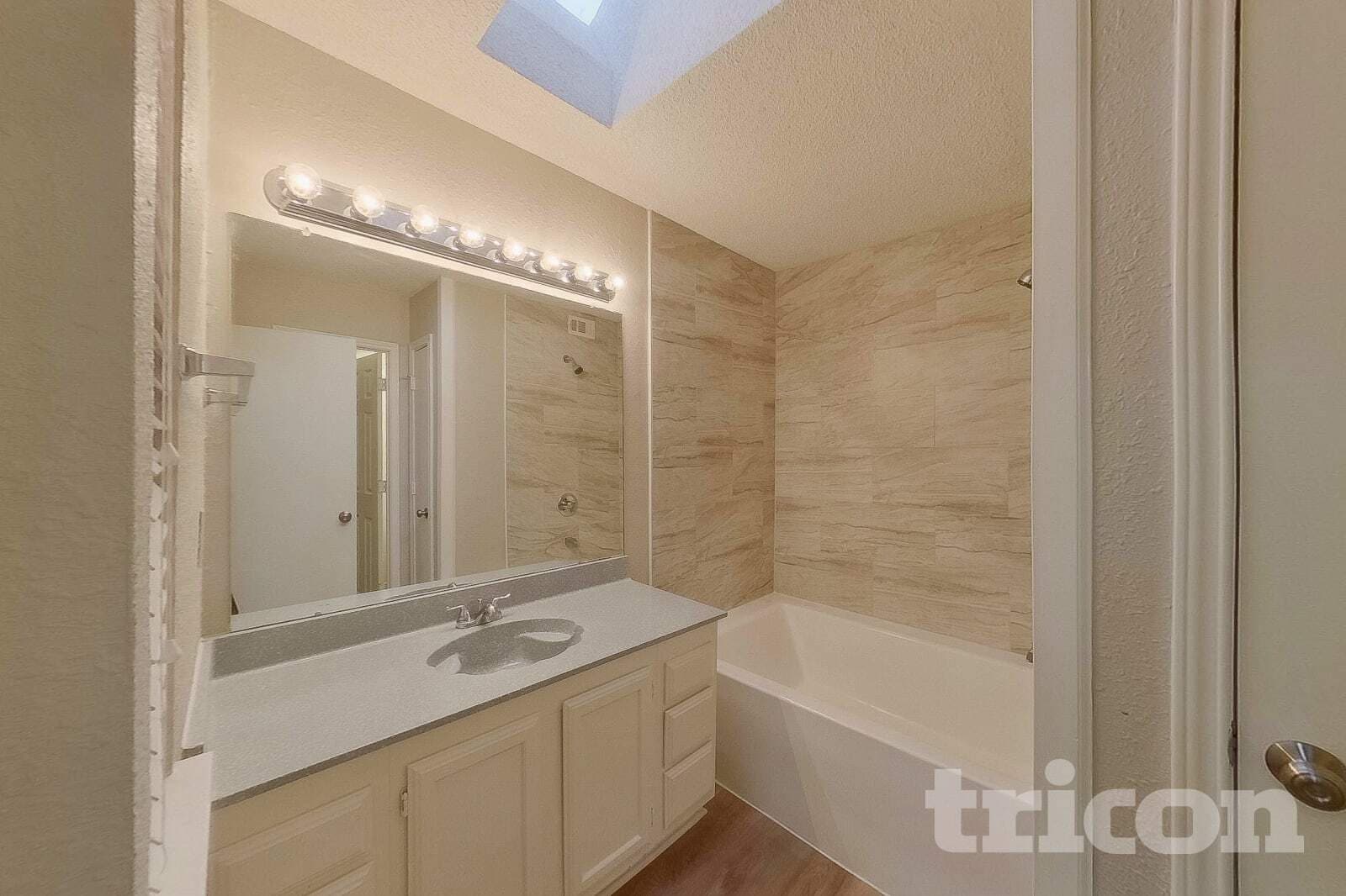 Building Photo - 806 Gable Ave