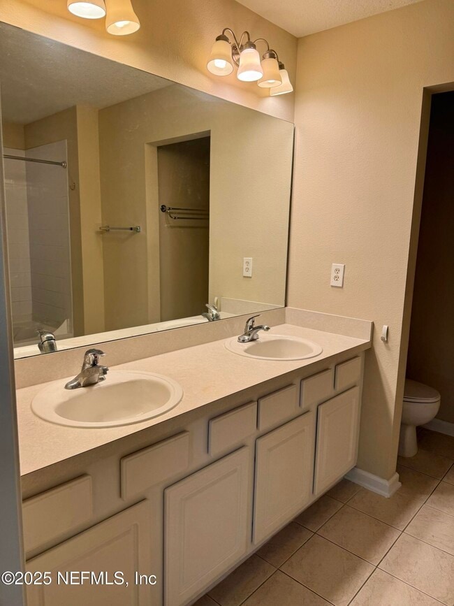 Building Photo - 4891 Castlegate Ct