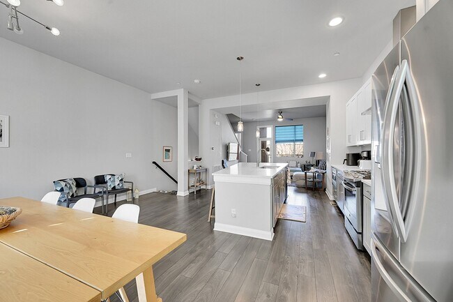 Building Photo - 7080 W Alaska Dr