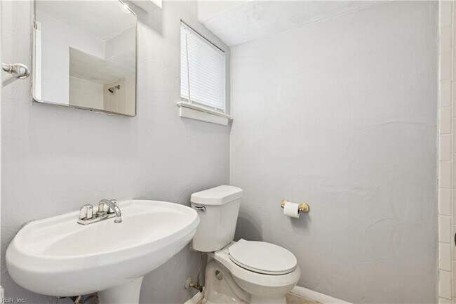 Building Photo - 301 Pepper Mill Ct