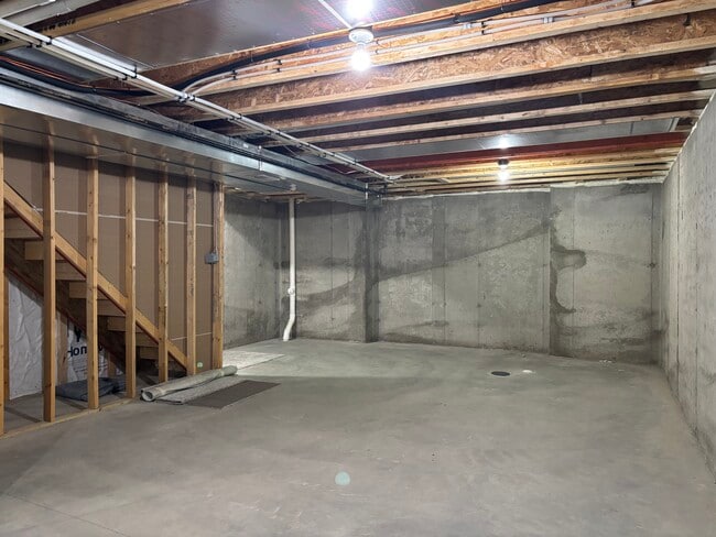 Building Photo - 620 Sugar Maple Ln