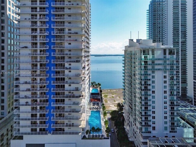 Building Photo - 1200 Brickell Bay Dr