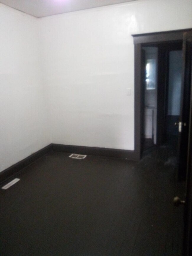 Building Photo - 1538 N 29th St