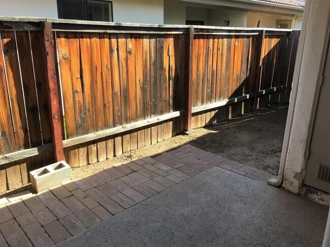 Building Photo - 1555 W Boston Ave