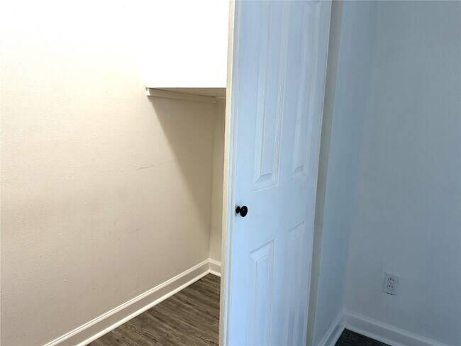 Building Photo - 7571 Hazelcrest Dr