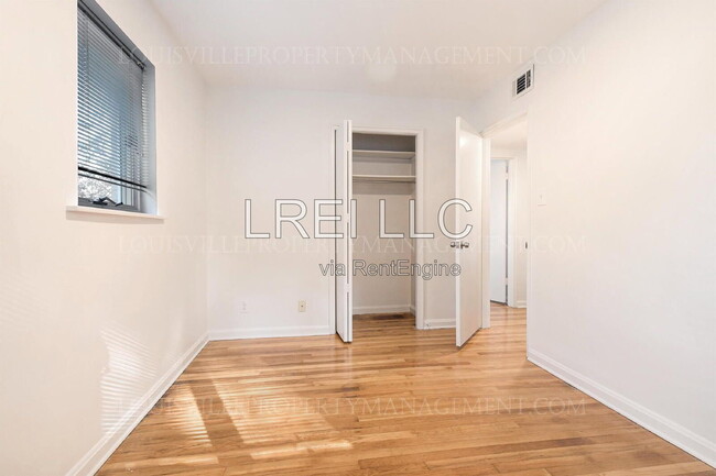 Building Photo - 4105 Stoneview Dr