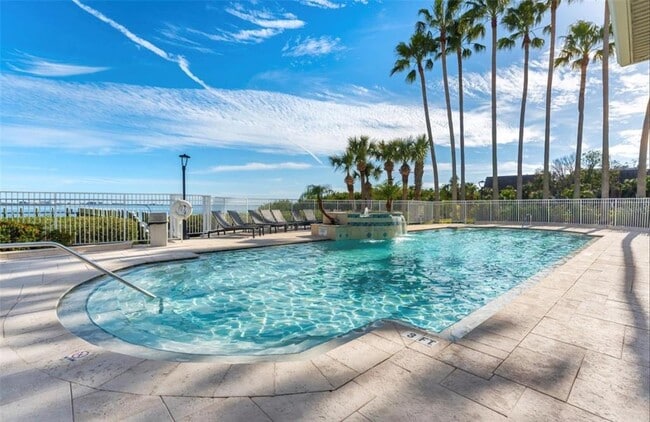Building Photo - 1203 Bay Club Cir