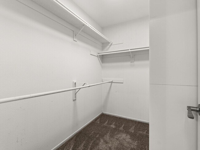 Building Photo - 5911 Rio Valle Dr