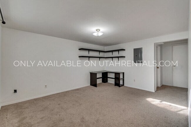 Building Photo - 131 E 500 S