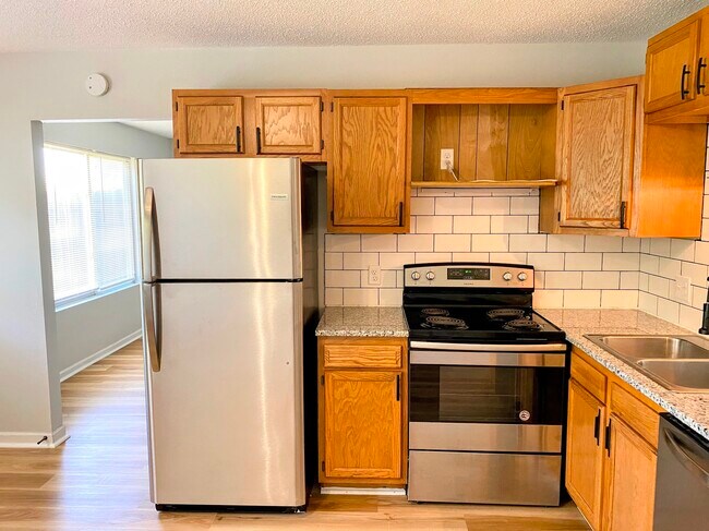 Building Photo - 1106 Fishlock Ave