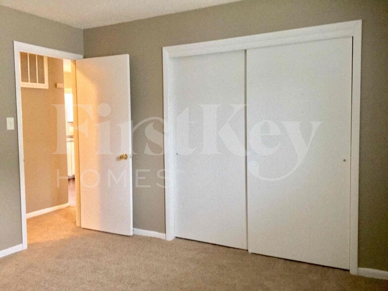 Building Photo - 4712 Payton Ave