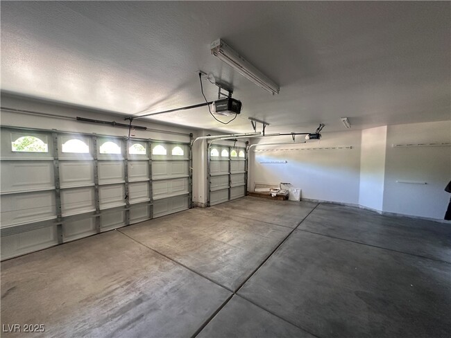 Building Photo - 1506 Emerald Peak Ave