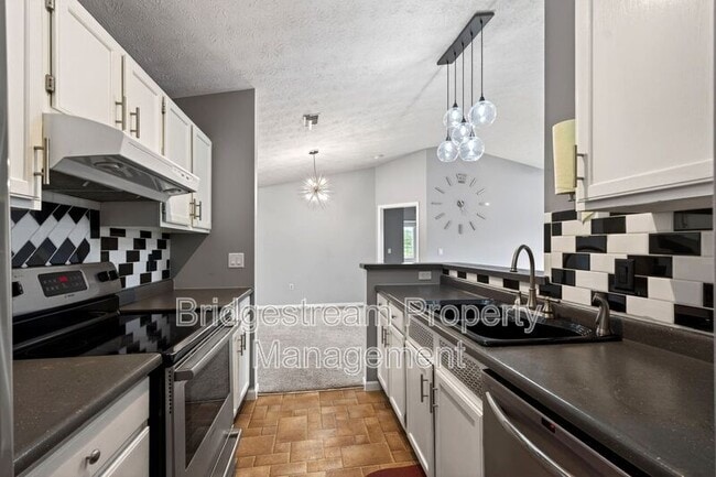 Building Photo - 6591 Brigham Sq