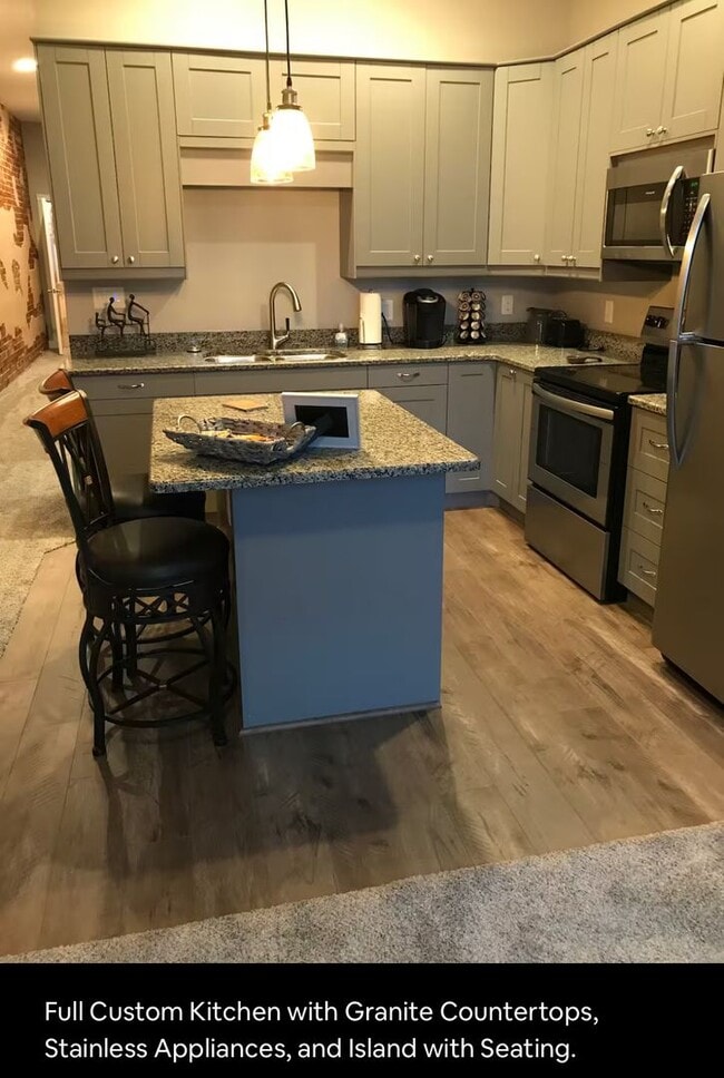 Building Photo - Experience the Lofts Collective