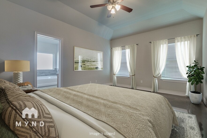 Building Photo - 359 E 9th St