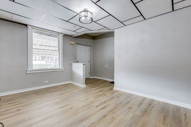 Building Photo - Brighton Heights 3 Bedroom Townhome