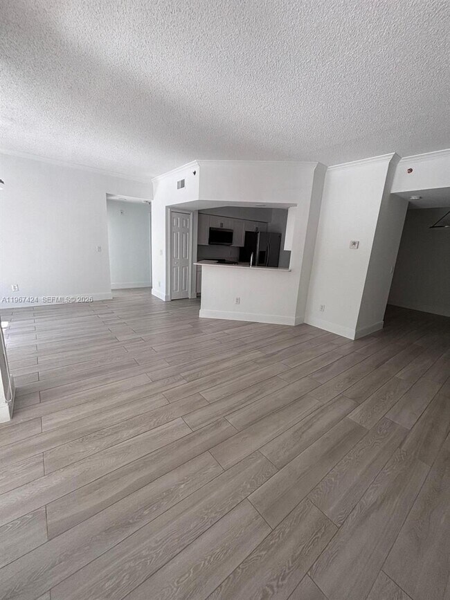 Building Photo - 3255 NE 184th St