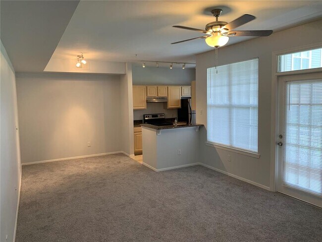 Building Photo - 420 Summit Ridge Pl