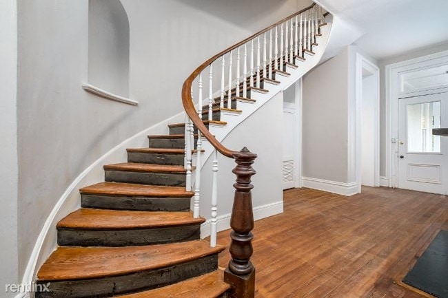 Building Photo - 811 Westover Dr