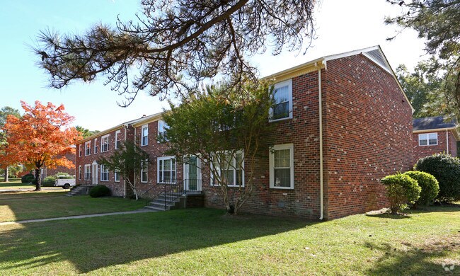 Primary Photo - Landmark at Gayton