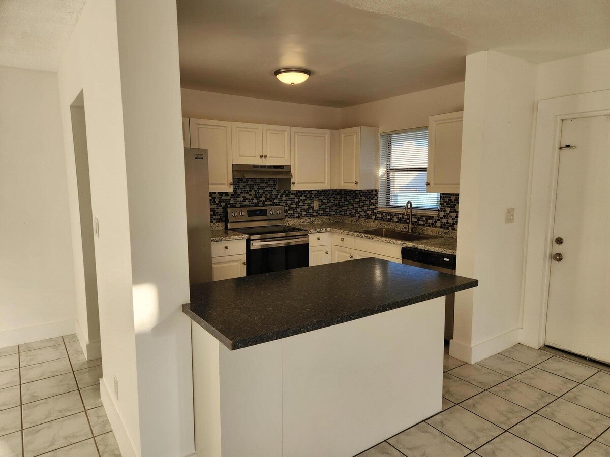 Kitchen - 517 Dotterel Rd