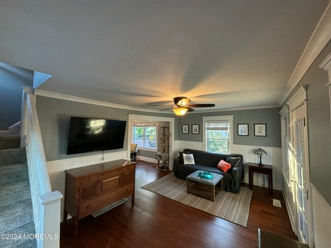 Building Photo - 1212 10th Ave