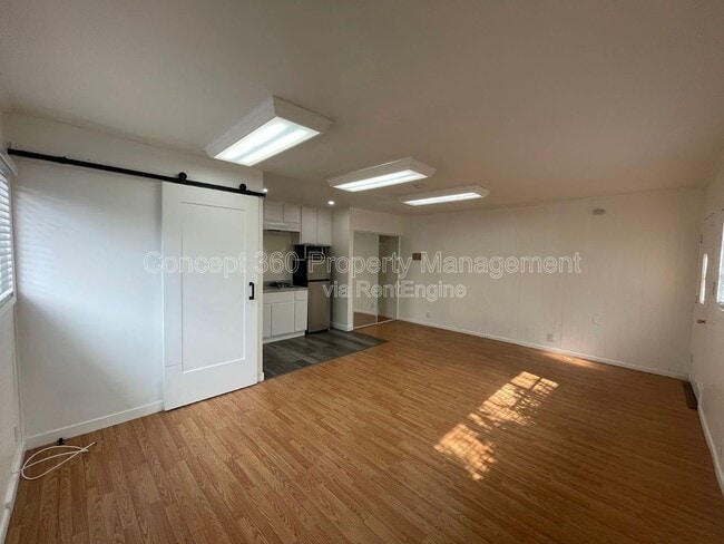 Building Photo - 3153 W 155th St