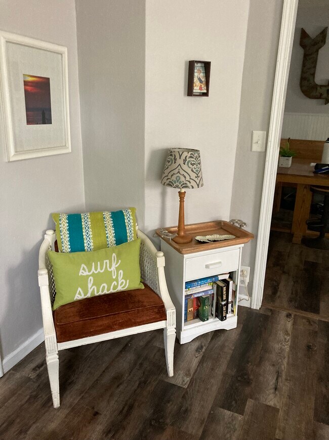 Building Photo - 420 Cartwright St