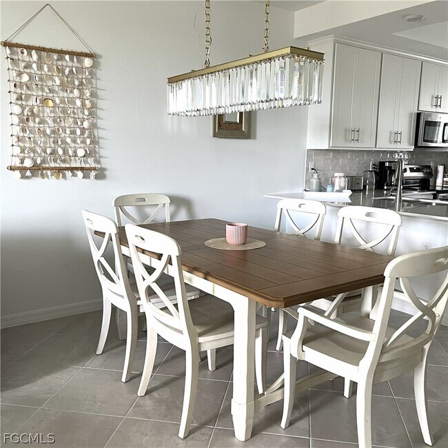 Building Photo - 18451 Copperhead Dr