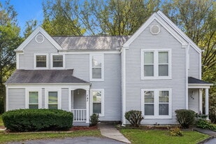Building Photo - 747 Lake Terrace Dr