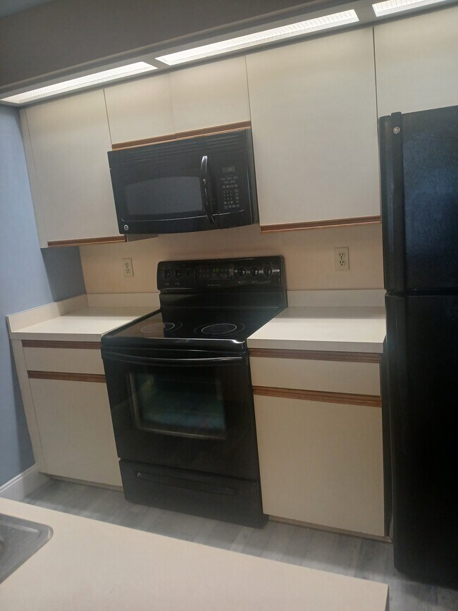 Building Photo - 2331 Sun Valley Cir