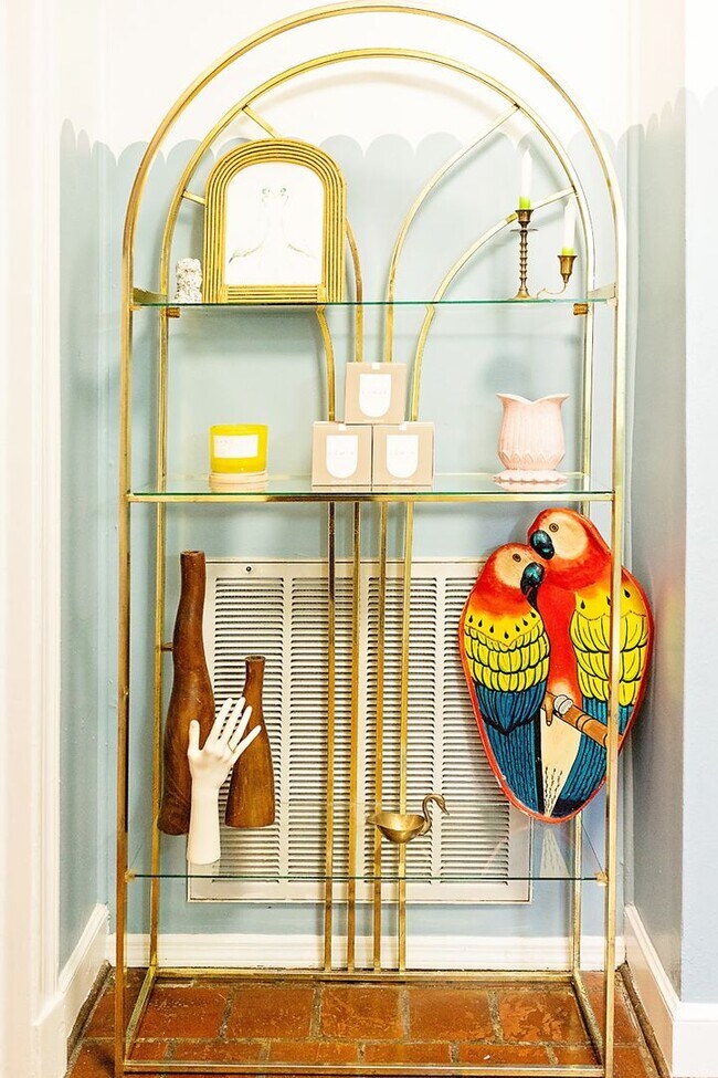 Building Photo - Bull St Bungalow