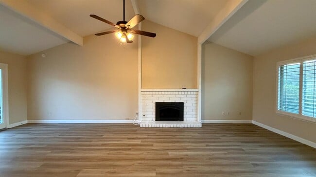 Building Photo - 1780 W Santa Ana Ave