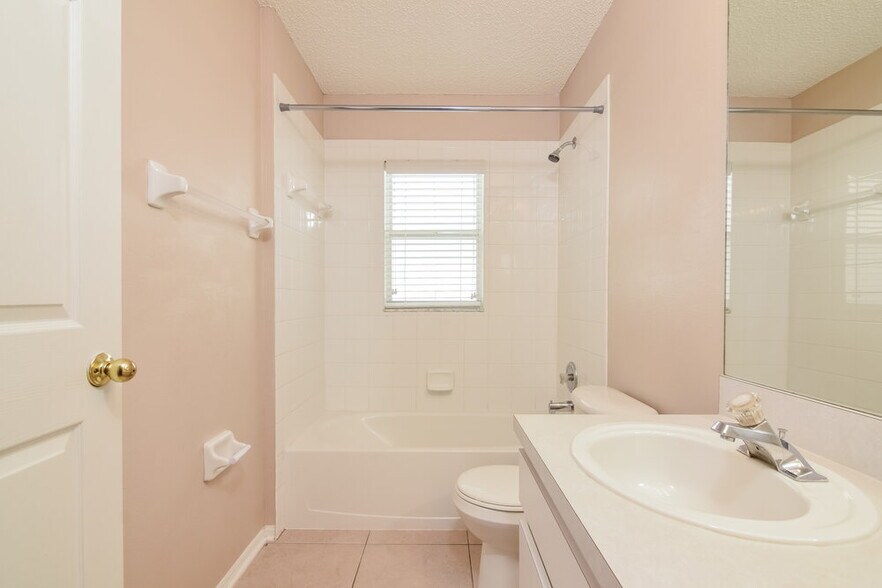 Building Photo - 8713 Morrison Oaks Ct