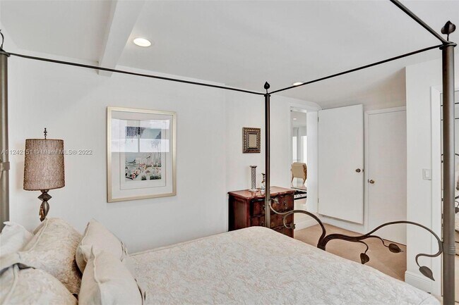 Building Photo - 1411 N Biscayne Point Rd