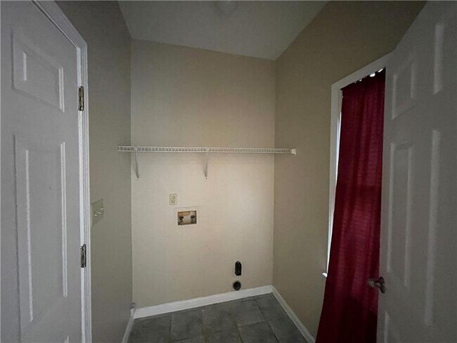Building Photo - 10730 Pinewalk Forest Cir