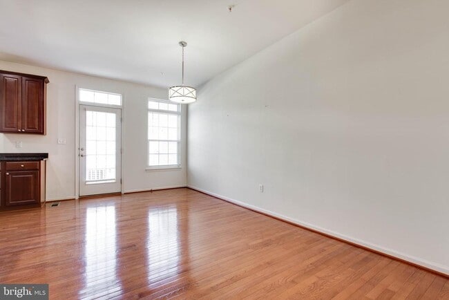 Building Photo - 6721 Caleb Dorsey Square