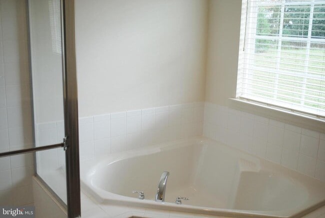 Building Photo - 345 Elizabeth Dr