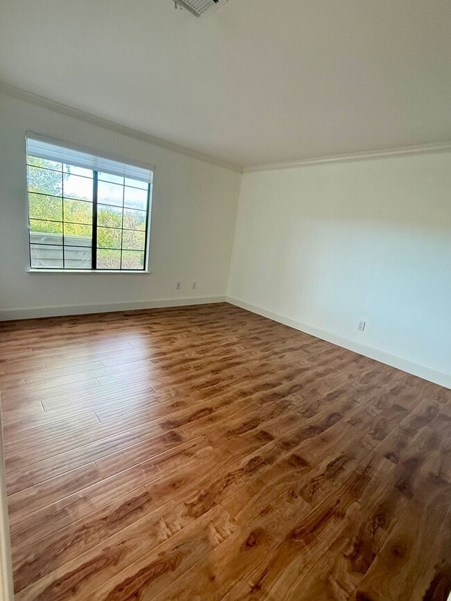 Building Photo - 164 Eastridge Dr