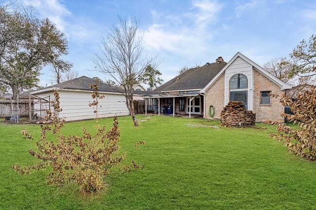 Building Photo - 7223 Mission Ct Dr