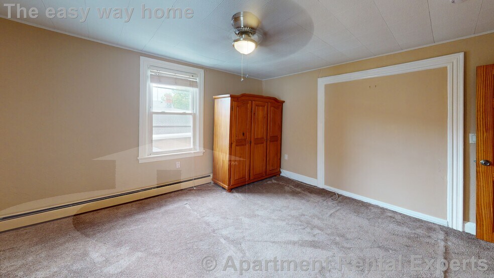Building Photo - 49 Glenwood Rd