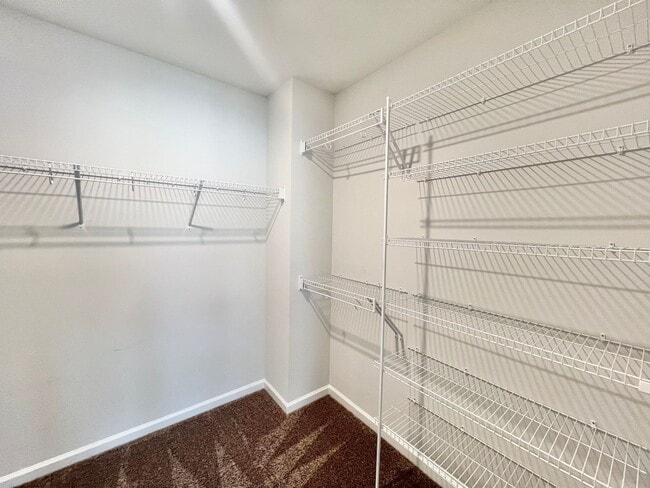 Building Photo - **OFFERING RENT PROMOTION FOR FIRST 6 MONT...
