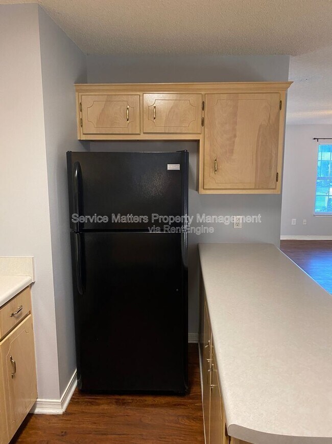 Building Photo - 5746 Rolling Hills Dr