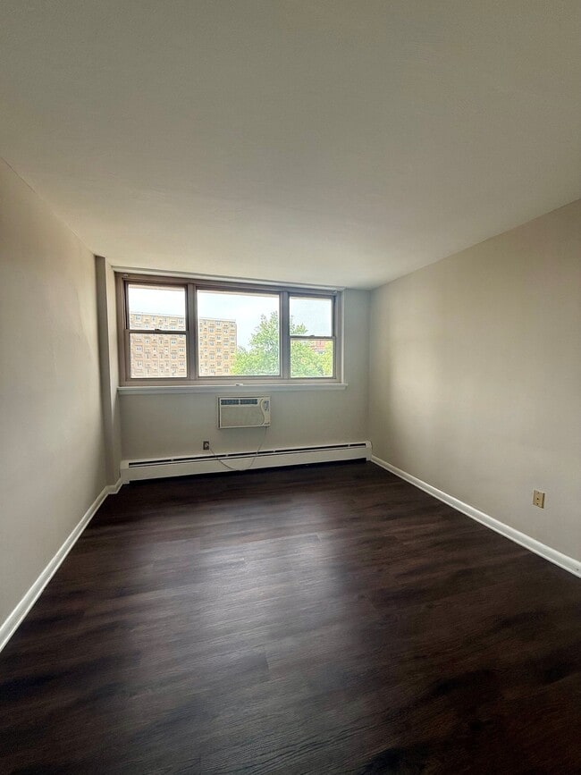 Building Photo - 1301 N Harrison St