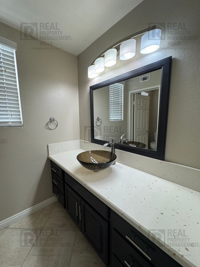 Building Photo - Gorgeous Murrieta Home with Main Floor Bedroom and Bathroom