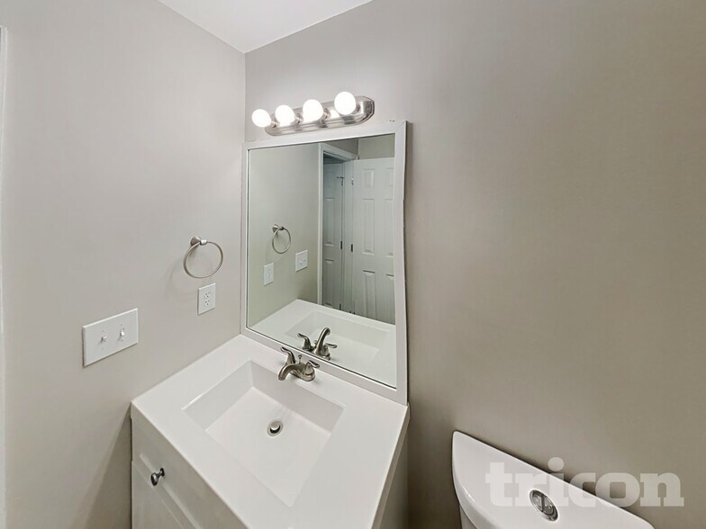 Building Photo - 4009 Auburn Hills Dr