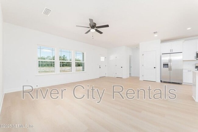 Building Photo - 9261 Dolphin St