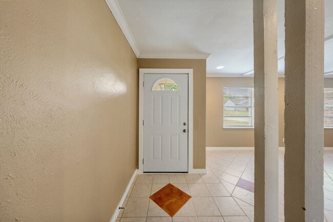 Building Photo - 22831 Millgate Dr